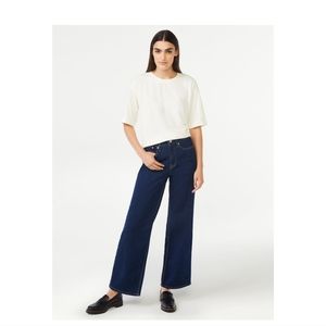 Size 7 dark wash wide leg jean